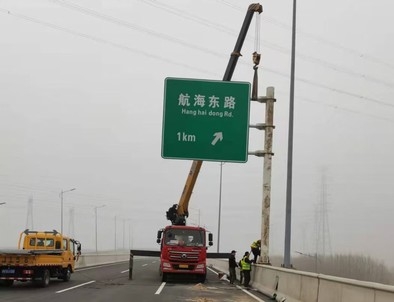 贵阳贵阳悬臂式交通标志杆