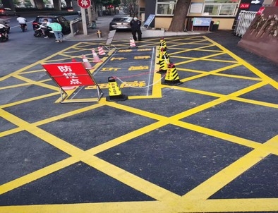 贵阳贵阳厂区划线，园区停车场划线，车库标识标线